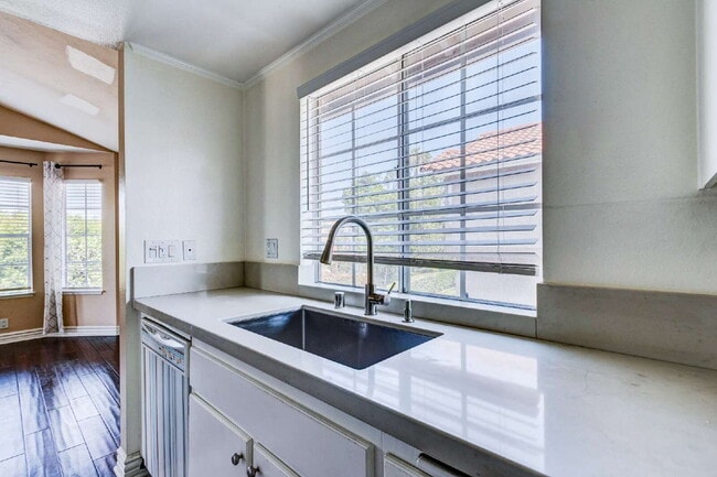 Building Photo - Spacious 2 Bedroom, 2 Bath – End Unit with...