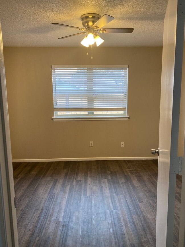 Building Photo - Renovated home in northwest Lubbock