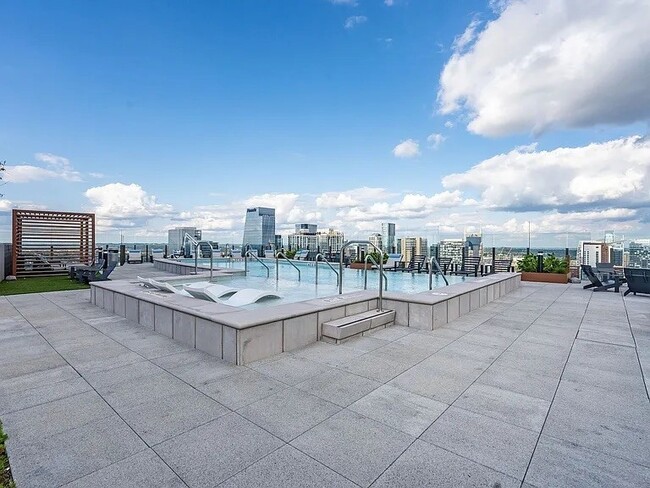 Building Photo - 1212 Demonbreun St