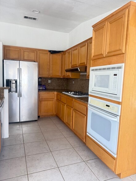 Building Photo - 78830 Wakefield Cir