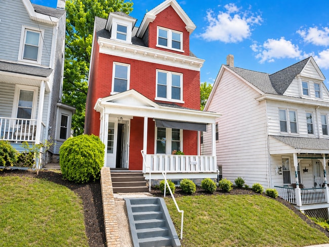 Building Photo - 909 Jackson St