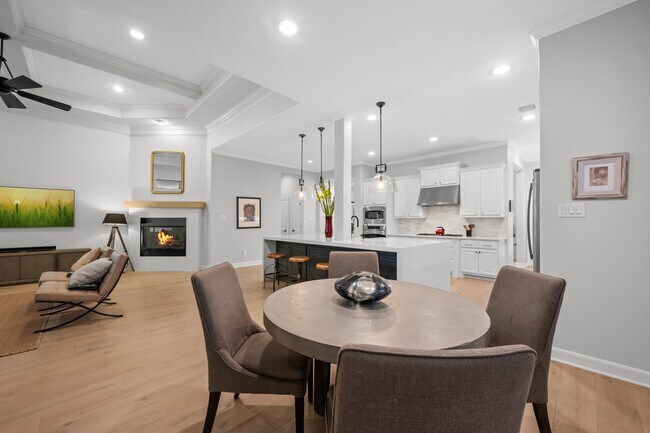 Building Photo - 27 Fury Ranch Pl