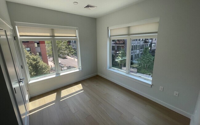 Building Photo - 1 Lisbon St