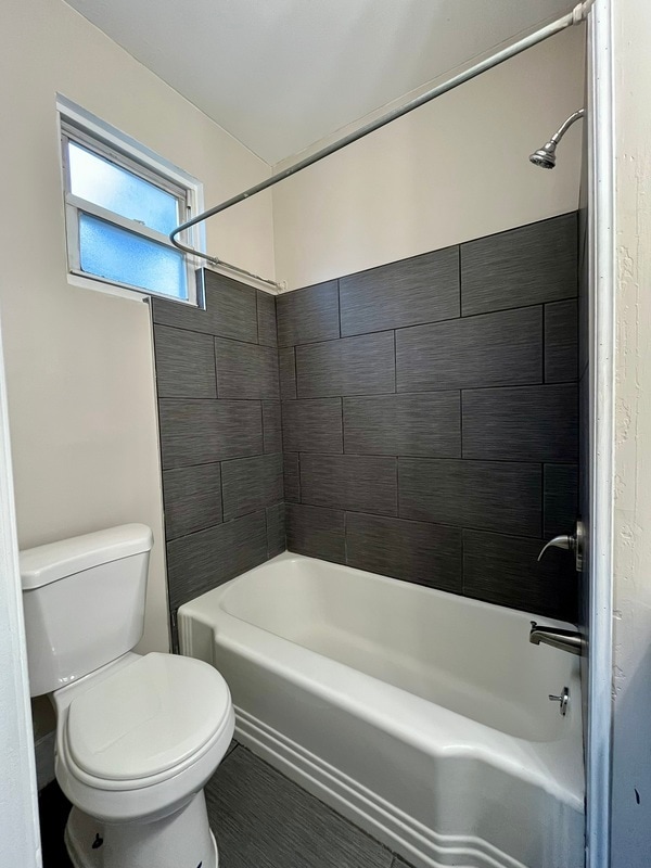 Building Photo - 216 Poplar St