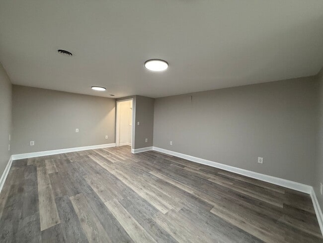 Building Photo - Old Tusculum Rd Apartments