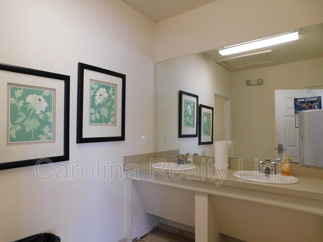 Building Photo - 1244 Assembly St