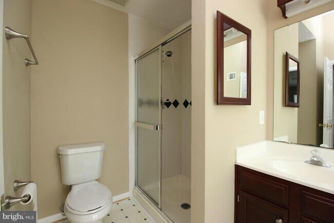 Building Photo - 66 Larkwood Ct