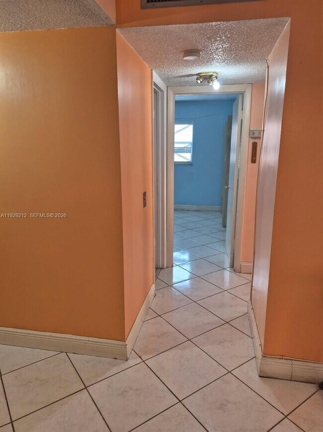 Building Photo - 440 E 23rd St