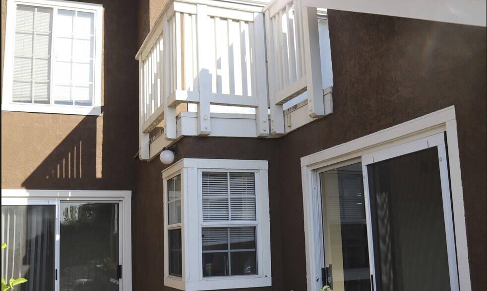 Building Photo - 857 S Sapphire Ln