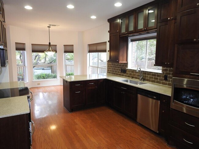 Building Photo - 11207 Crossland Dr