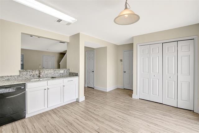 Building Photo - 7009 Wind Row Dr