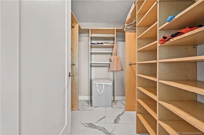 Building Photo - 9650 S Ocean Dr