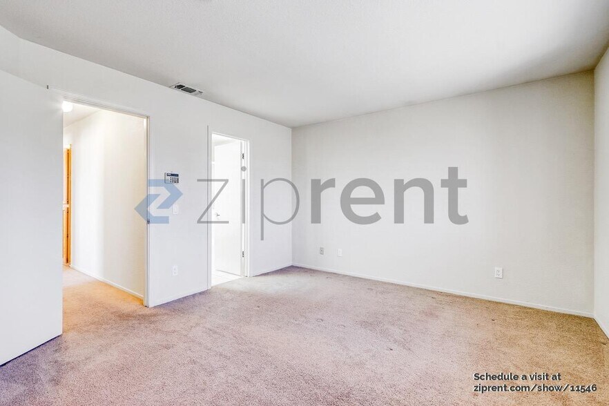 Building Photo - 5700 River Run Cir