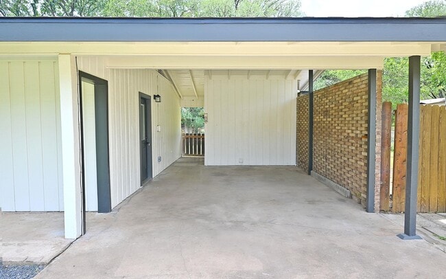 Building Photo - 5204 Bedford St