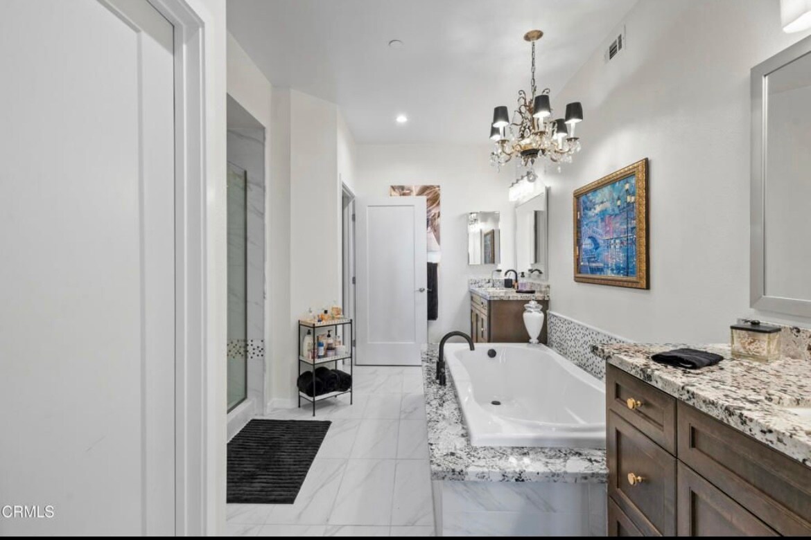 Building Photo - 4012 Tradewinds Dr