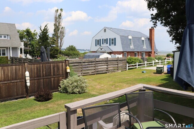 Building Photo - 14 Leeway Dr