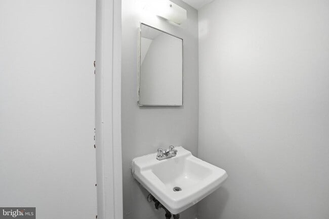 Building Photo - 33 Milstone Ct