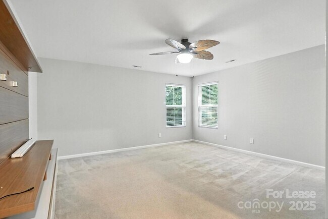 Building Photo - 1737 Hooper Court
