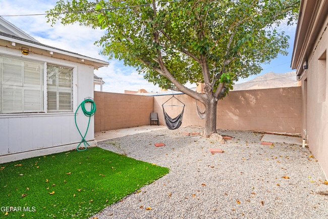 Building Photo - 3225 Fort Blvd