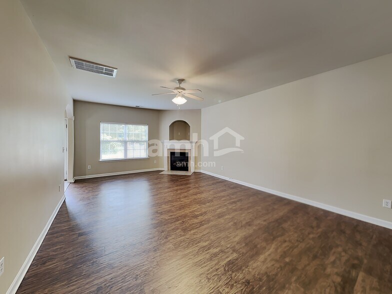 Building Photo - 3019 Clover Rd NW
