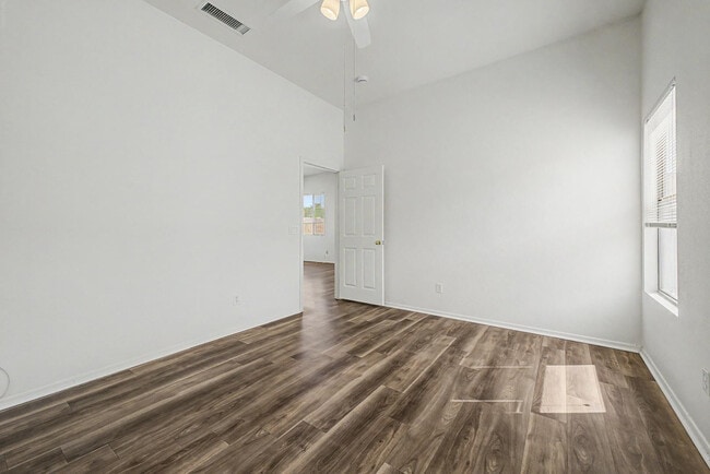 Building Photo - 16489 N Oachs Dr