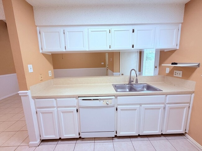 Building Photo - 6503 Columbia Oaks Ct