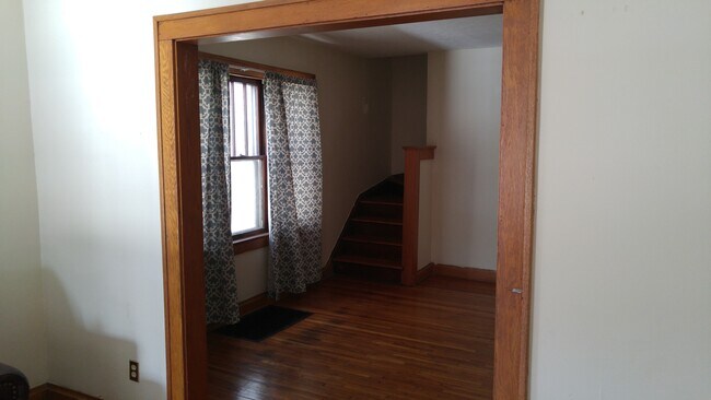 Building Photo - 160 Olentangy St