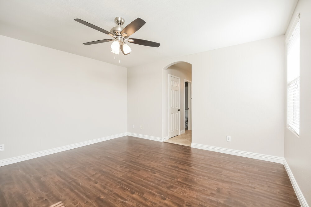 Building Photo - 7448 Bouquet Canyon St