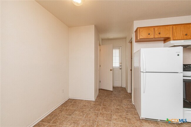 Building Photo - 4408 Deek Dr