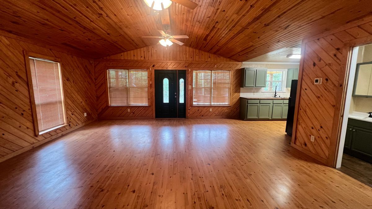 Building Photo - 22712 Creekwood Dr