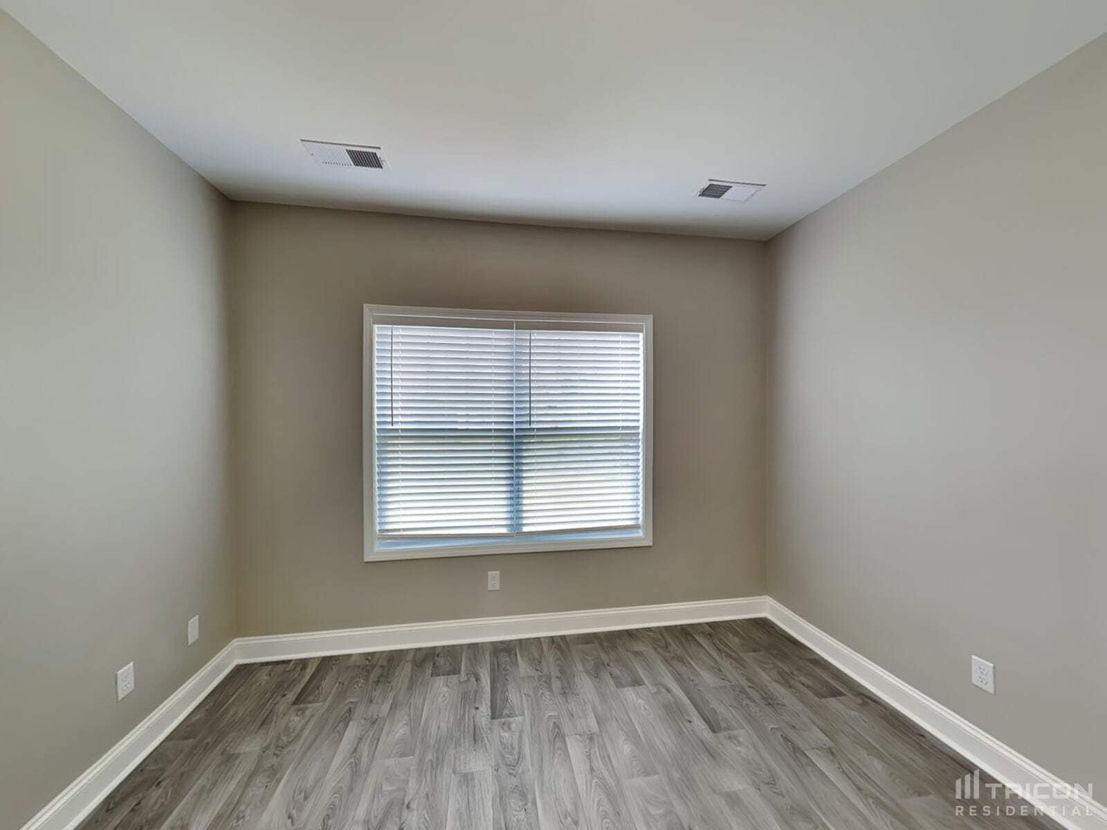 Building Photo - 1021 Crescent Moon Lp