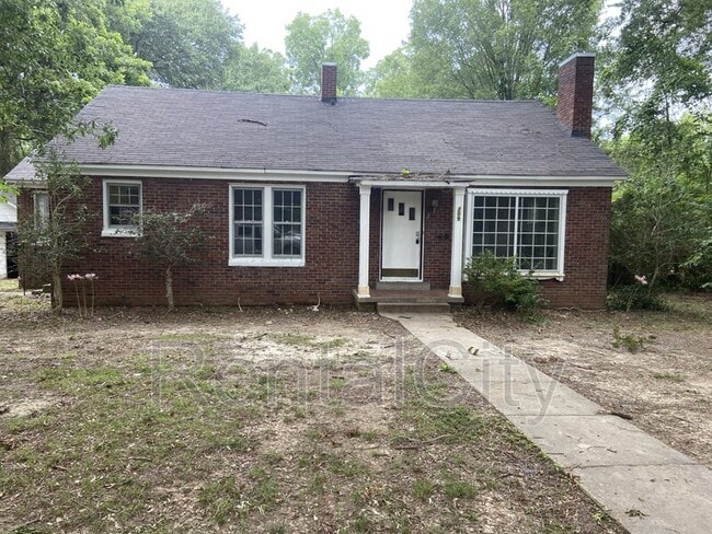 Primary Photo - 209 E 7th St