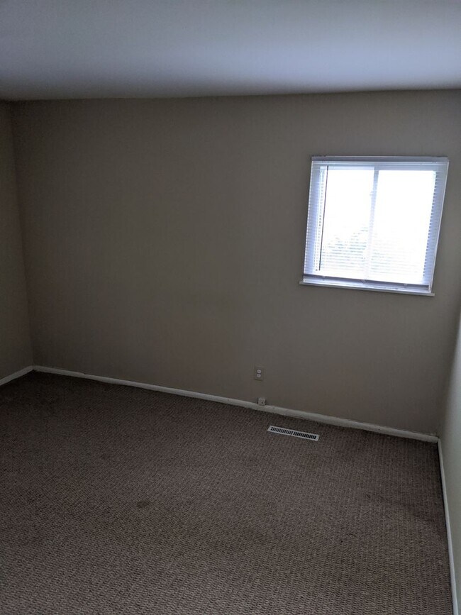 Building Photo - Now leasing for move in August 1st 2026!