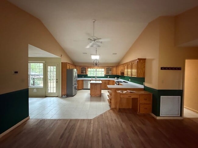 Building Photo - Farm House w/pastures For Lease