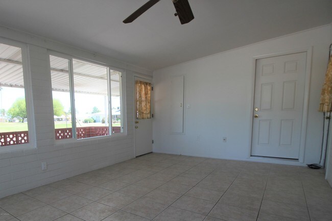 Building Photo - 11417 N 103rd Ave