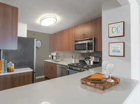 Building Photo - 10 West Apartments