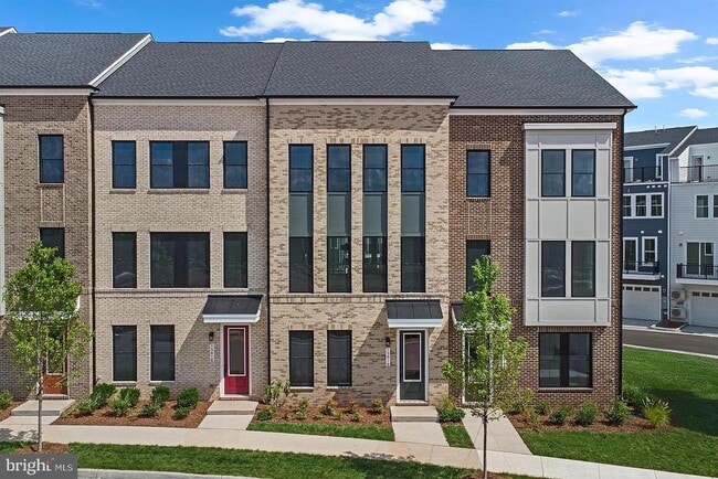 Building Photo - 13916 Aviation Pl