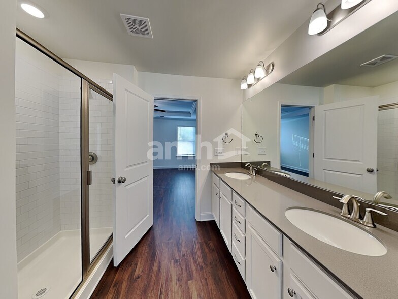 Building Photo - 7022 Garrett Ct