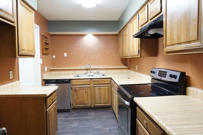 Building Photo - 1827 Abshire Ln