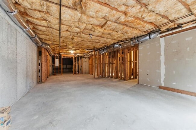 Building Photo - 2570 Wood Creek Ct NE
