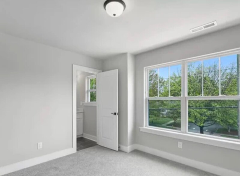 Building Photo - 117 Claret Cup Wy