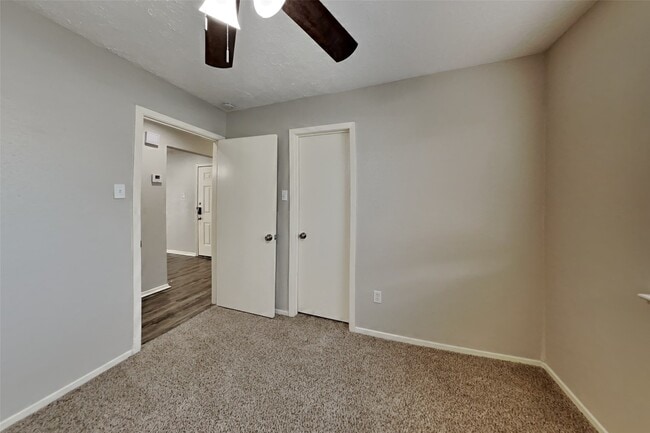 Building Photo - 6823 Harpers Dr