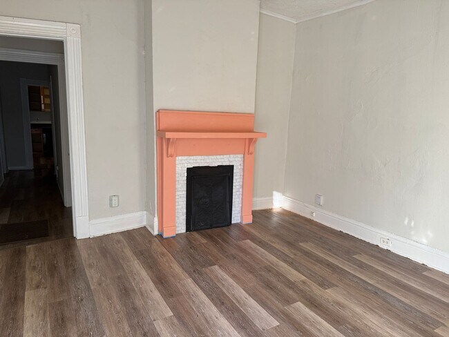 Building Photo - 329-2 Oldham Ave – Available August 2026