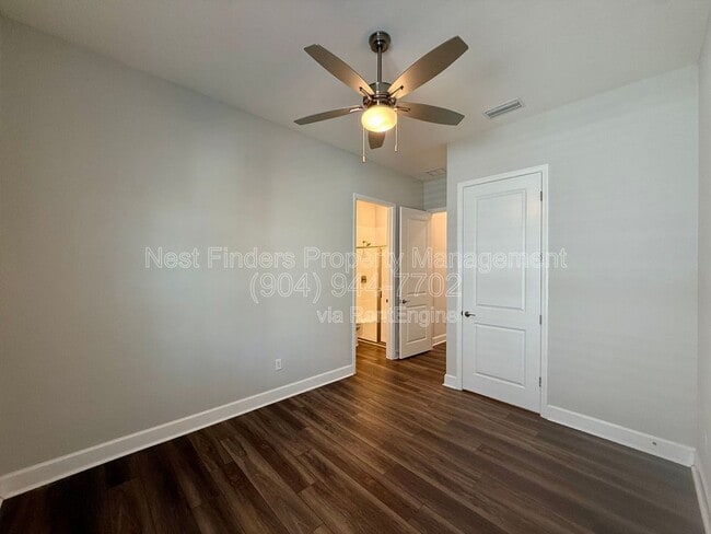 Building Photo - 10682 Aventura Dr