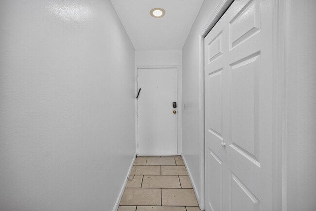 Building Photo - 5458 Beechmont Ave