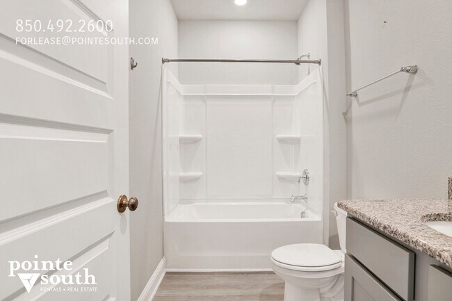 Building Photo - 390 Gemini St