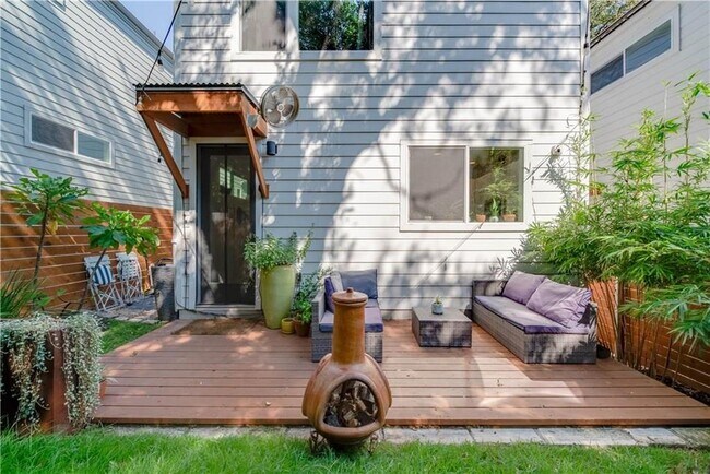 Building Photo - 3207 Aldwyche Dr