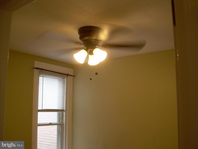 Building Photo - 996 Anchor St