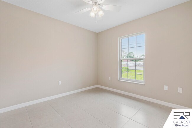 Building Photo - 16 Squanto Pl