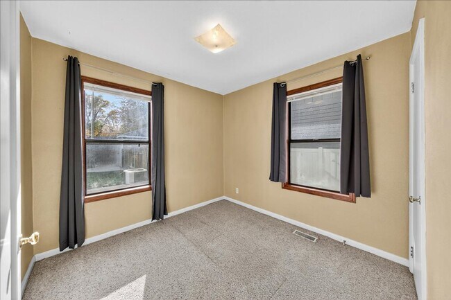 Building Photo - Spacious 4-Bedroom Home Minutes from Downtown Boise